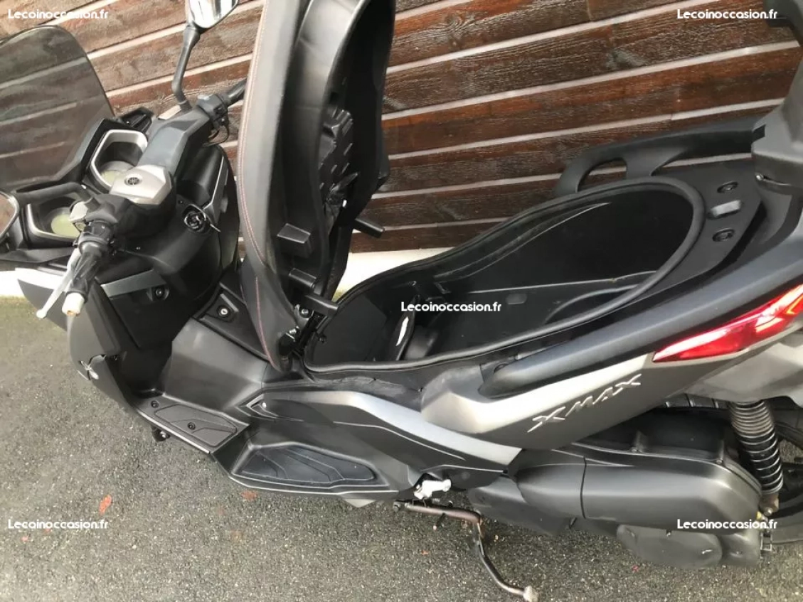 Moto scooter  Yamaha X-max 250 année 2016 1300€