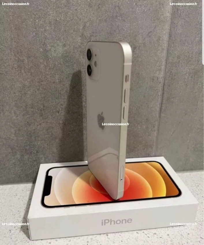 iPhone 12 white avec boîte et accessoires