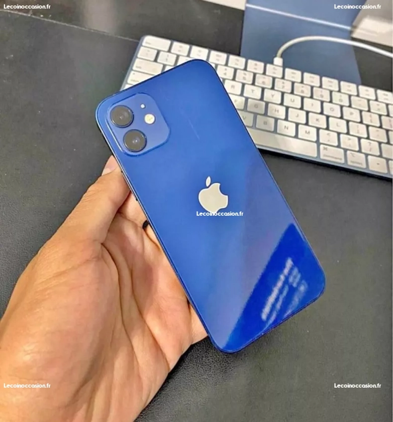 iPhone 12 bleu avec boîte et accessoires